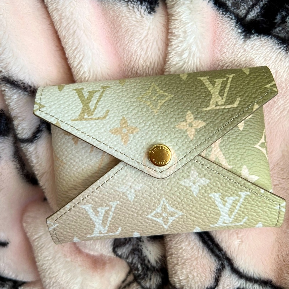 New Louis Vuitton Kirigami Small Pouch